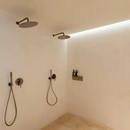 Ξενοδοχείο Gundari 5*