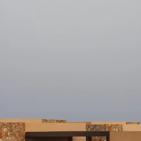 Hotel Gundari 5*
